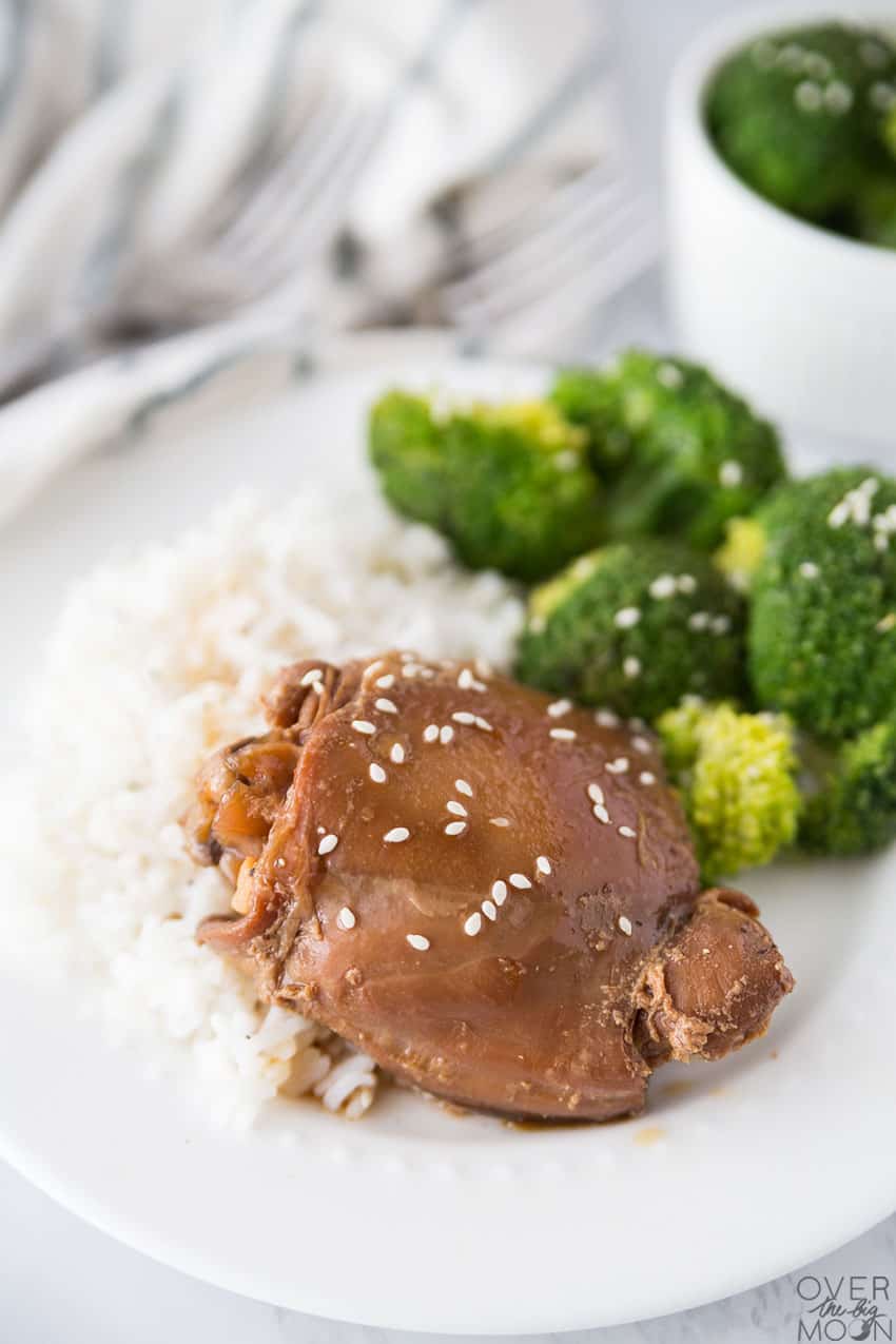 Teriyaki Chicken Dinner Recipe - this is a fool proof meal that the entire family will love! From overthebigmoon.com!